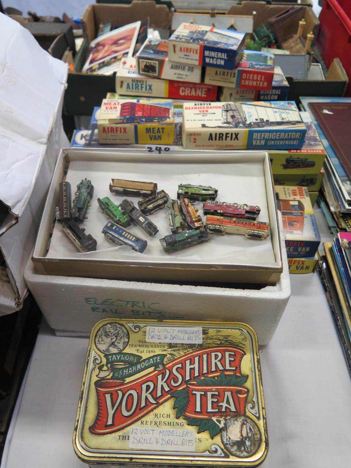 A Selection of Airfix OO0Gauge Models etc