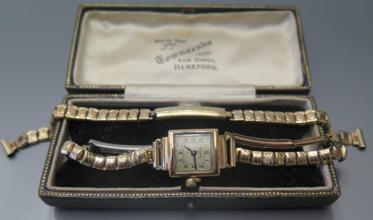 A Renown 9ct Gold Ladies Wristwatch