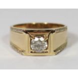 14ct Yellow Gold Diamond gents ring featuring centre, round brilliant cut Diamond, (0.90ct), Clarity