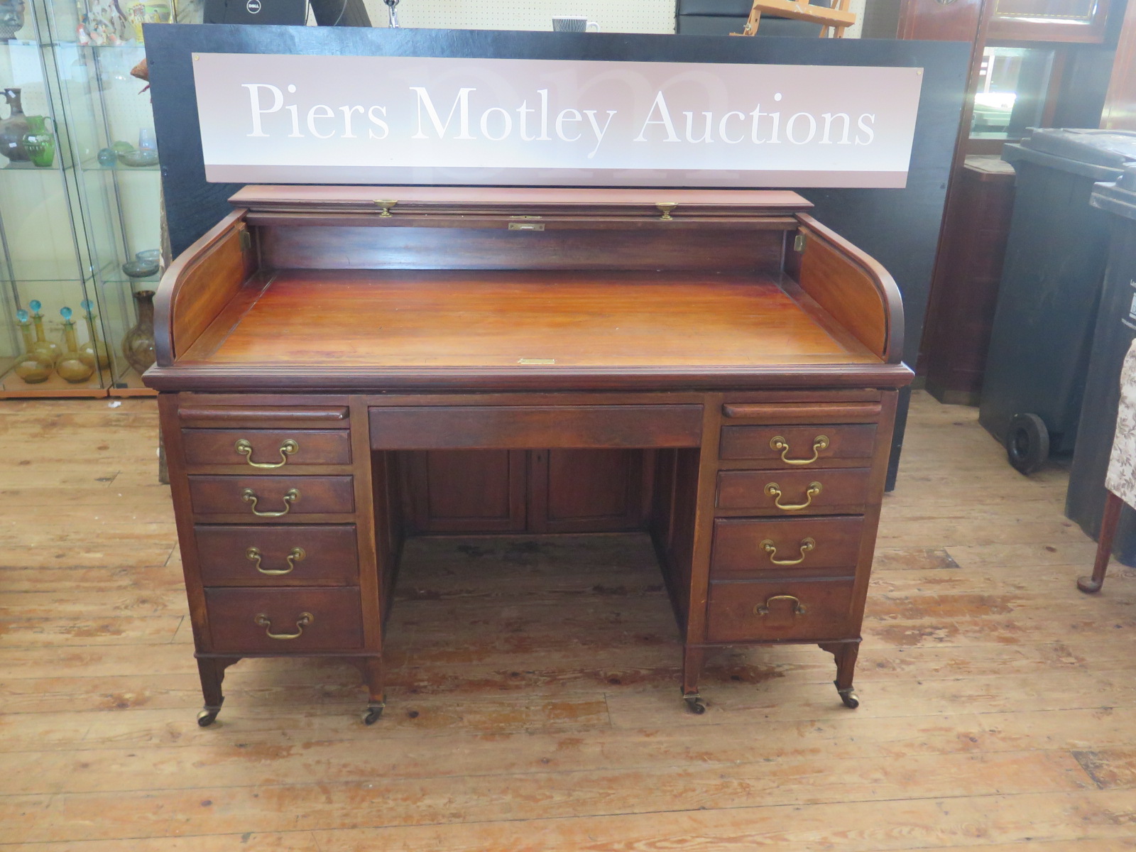 A Victorian Mahogany Twin Pedestal Roll Top Desk, 37(w) x 86(d) x 95(h) cm