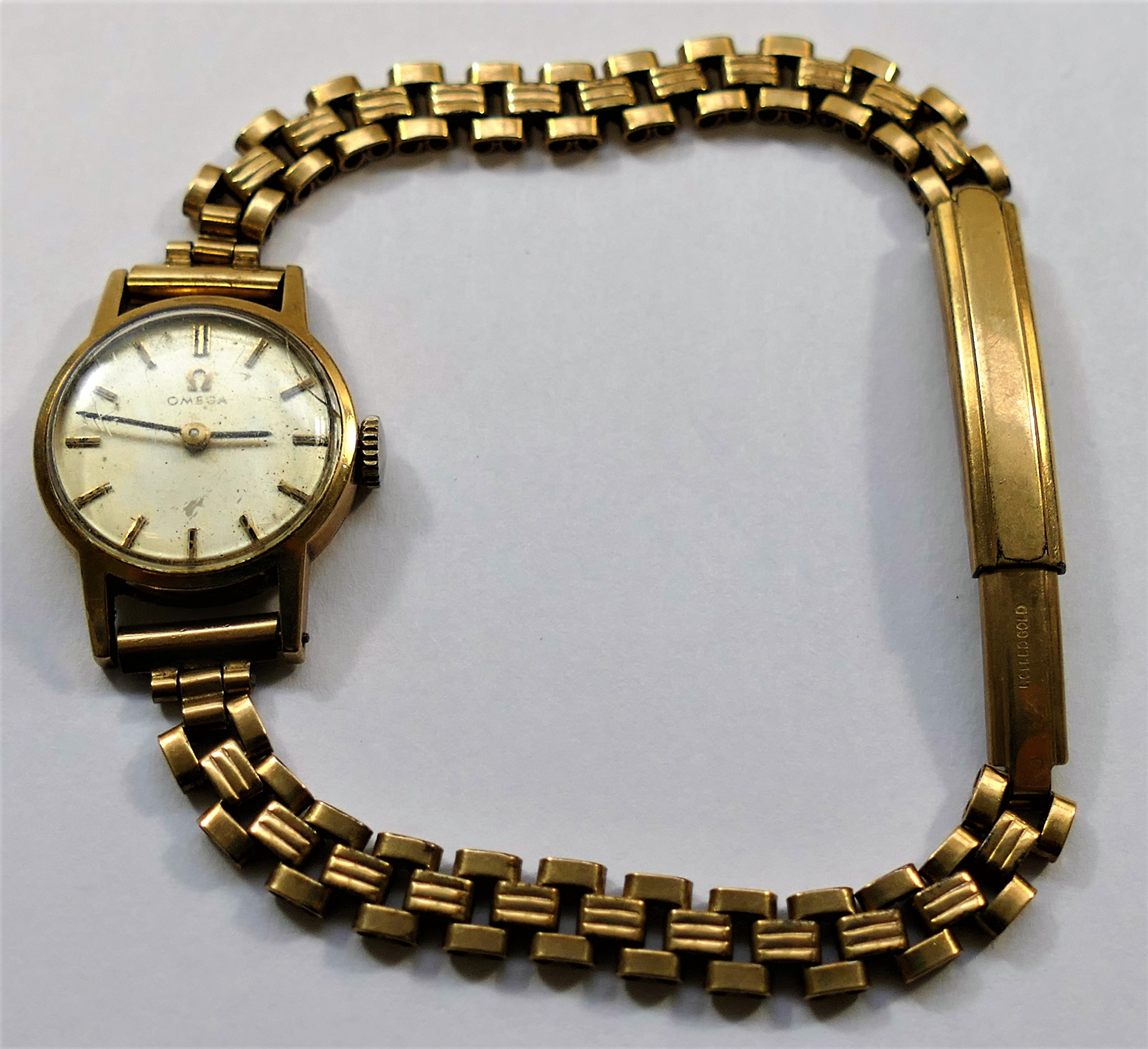 A ladies 9 carat gold cased Omega wrist - Image 2 of 2