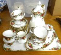 Royal Albert Old Country Roses tea set (23 pieces).