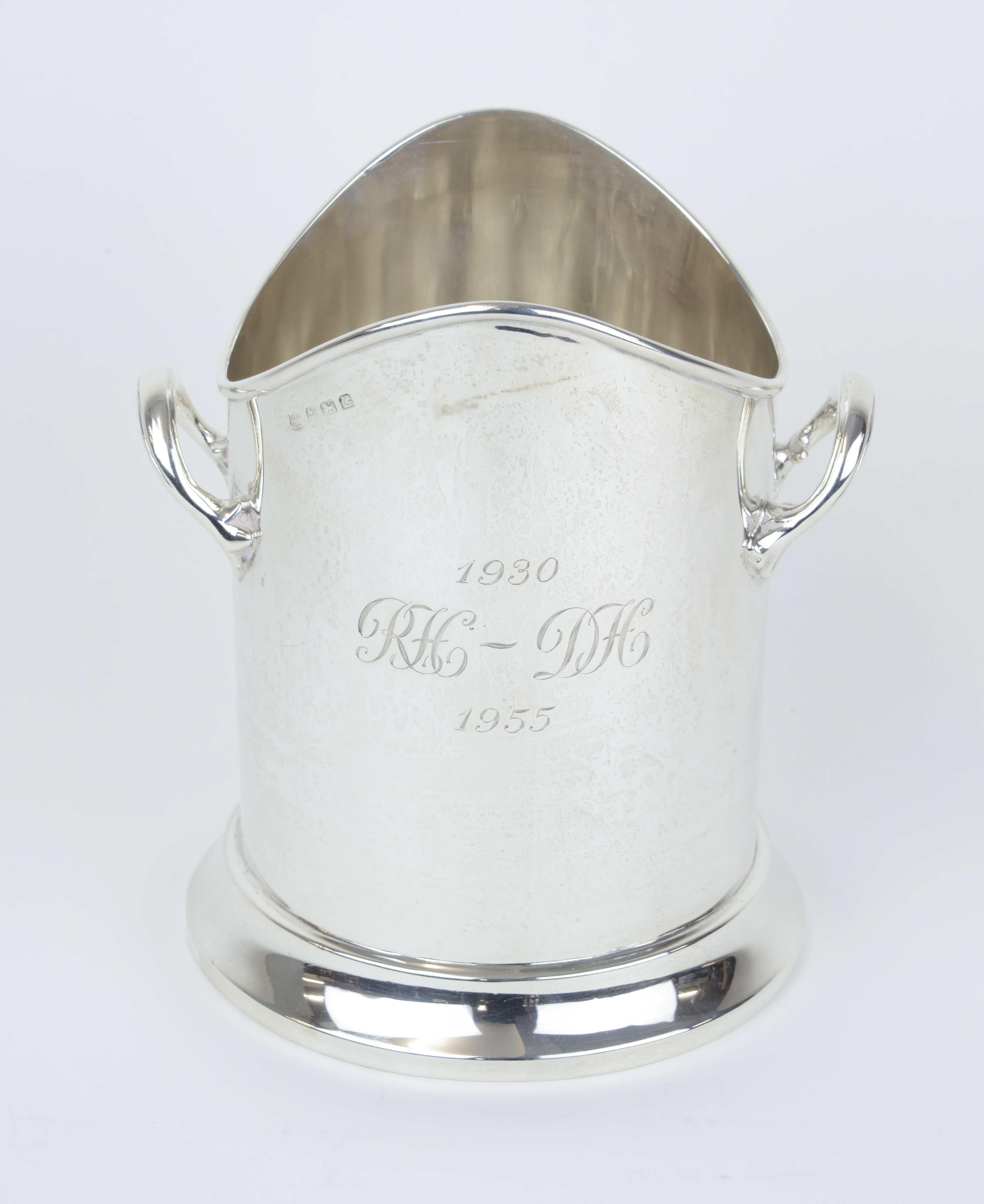 A Geo V silver wine cooler, with inscription, approx 16.80oz.