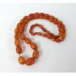 An amber necklace (45g approx)