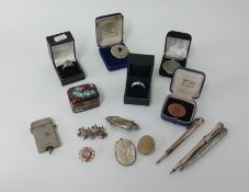 Various costume jewellery, rings, sundry pocket watches, wristwatches, brooches, cameos etc.