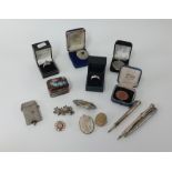 Various costume jewellery, rings, sundry pocket watches, wristwatches, brooches, cameos etc.