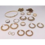 A collection of various 9ct jewellery including earrings (55g approx).