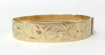 A 9ct gold bangle, approx 25.50gms.