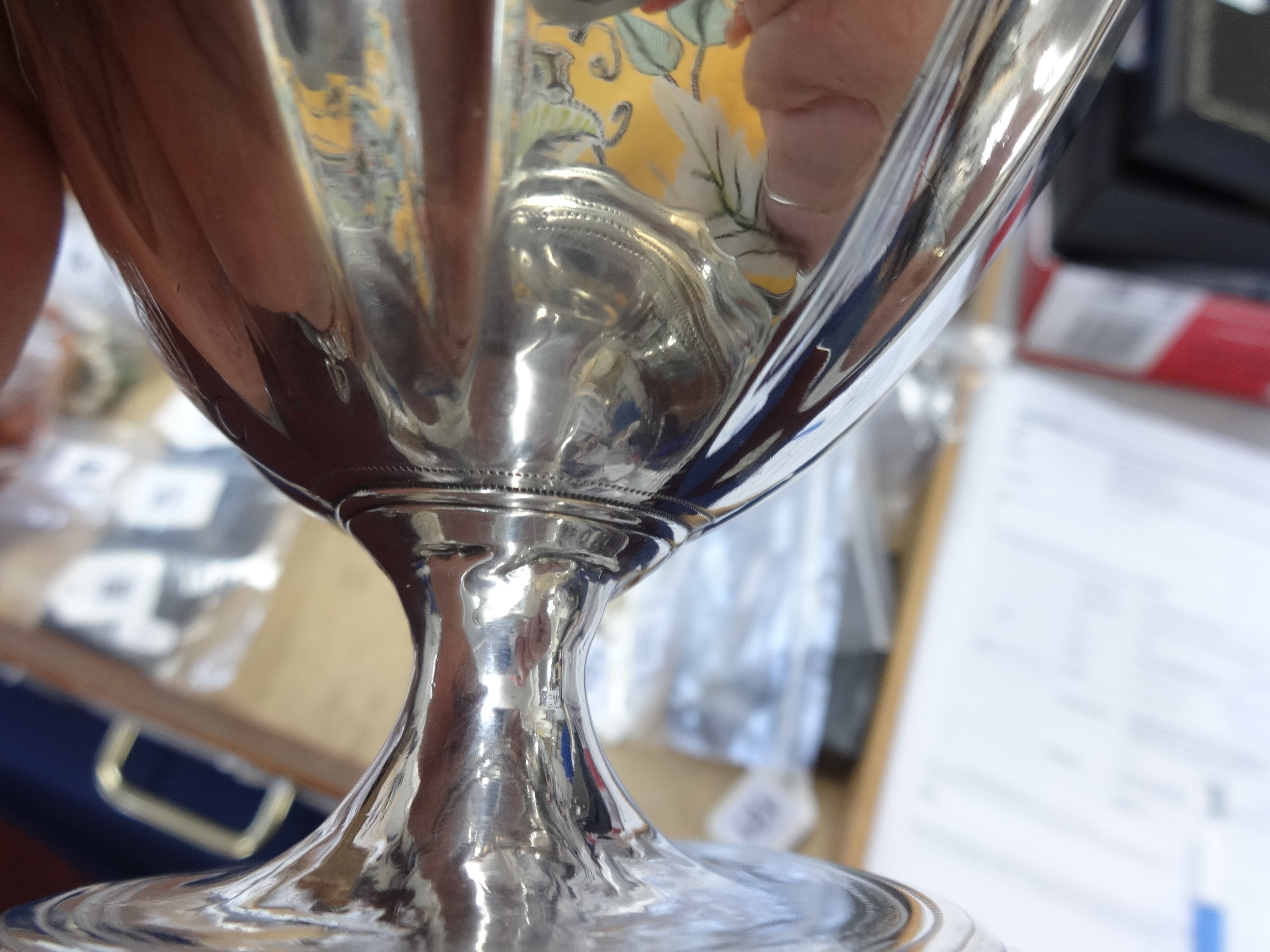 A Georgian silver swing handled basket with etched decoration of acorns, Newcastle, makers mark 'I. - Image 3 of 4