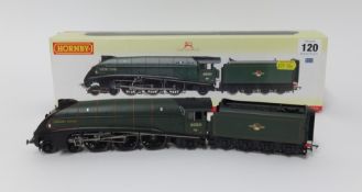 Hornby 00 gauge loco R2340, Class A4, Golden Plover, boxed.