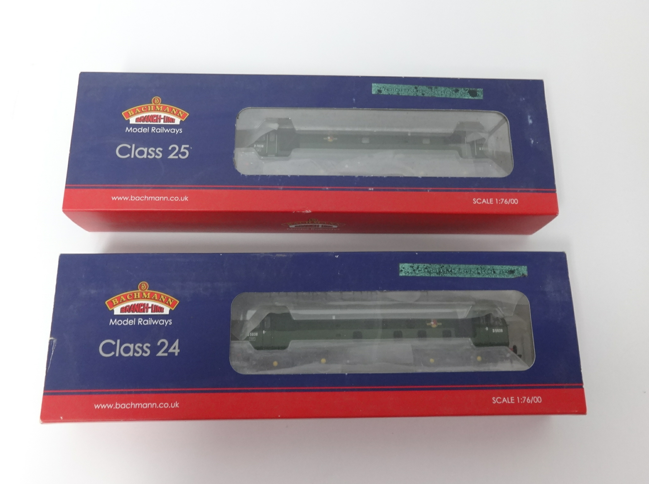 Bachman 00 gauge, Class 24 and Class 25 diesel loco’s, boxed (2).