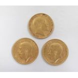 Three gold half sovereigns 1910 and two 1914 (3).