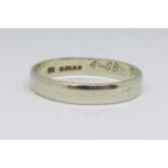 A 9ct white gold wedding band, approx. 2.90g.