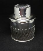 An Edw VII silver spiral tea caddy, Birmingham 1908, approx. 2.41oz.