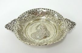 French silver porringer with portrait Ludovicus, diameter of bowl 9cm.