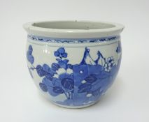 A Chinese blue and white porcelain planter, height 18cm.