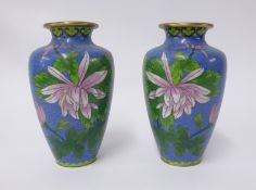 Two pairs of Chinese cloisonné vases height 8cm and 16cm, enamelled dish and frog box (6).