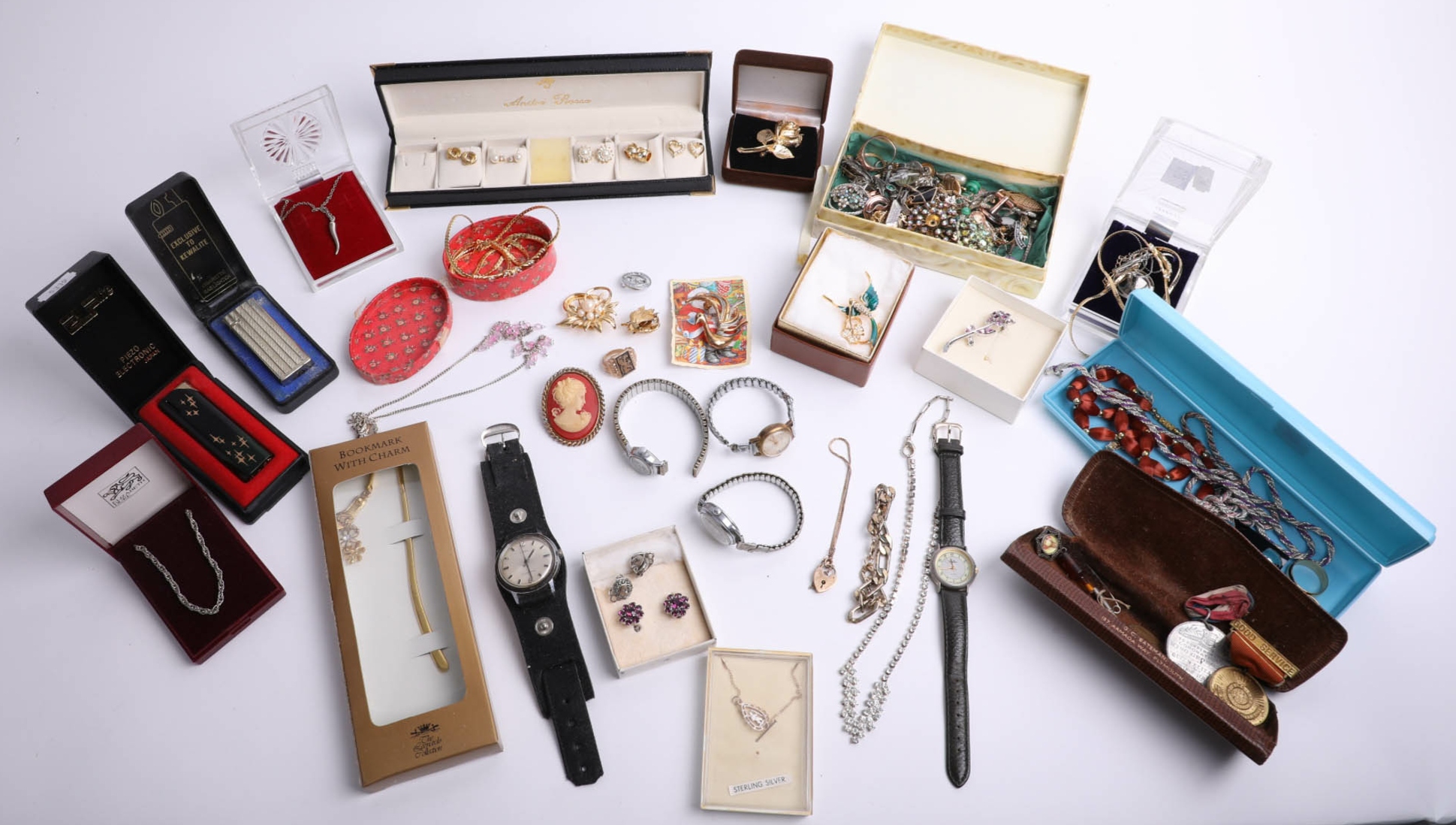 Large collection of costume jewellery, vintage watches etc.