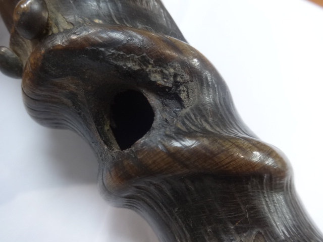 A carved African blowing horn together with Shillelagh stick. (2) - Bild 3 aus 8