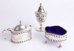 A Geo V silver three piece condiment set, maker London, 'RC', approx 13.70 oz.