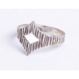 A textured wish bone ring, 3.20g, size P.