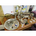 SELECTION OF PEWTER WARE INCLUDING JUG, VASE, CANDLESTICKS AND TANKARDS, BRASS CANON ORNAMENT AND