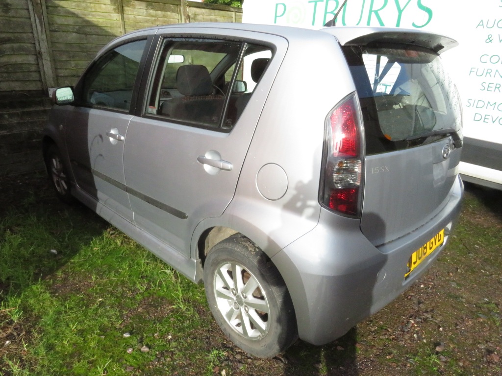 FROM DECEASED ESTATE - SILVER DAIHATSU SIRION SX FIVE DOOR HATCHBACK, WJ08 GVG REGISTERED 04/03/ - Image 4 of 24