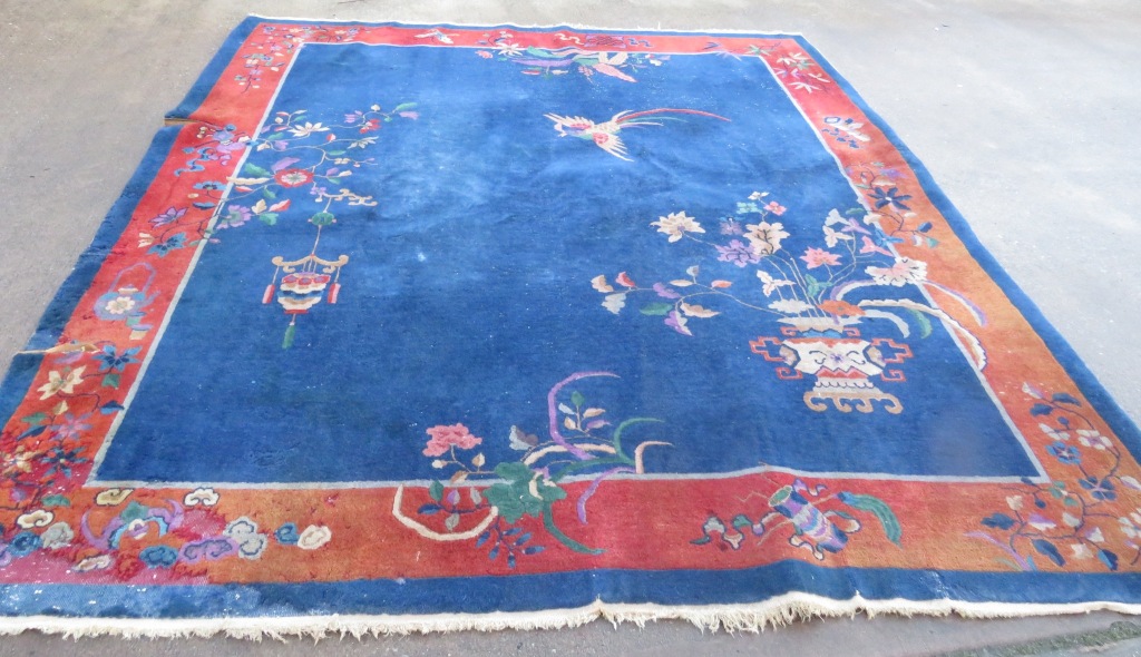 LARGE BLUE GROUND RUG (APPROXIMATELY 310CM X 270CM) (A/F)