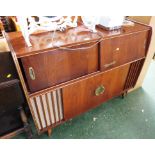 VINTAGE RIGOLETTO WOOD VENEERED LOUNGE HI-FI UNIT WITH COCKTAIL CABINET SECTION TO BASE