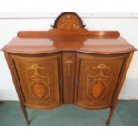 Late Victorian / Edwardian inlaid mahogany side cabinet, the two bow fronted doors inlaid with