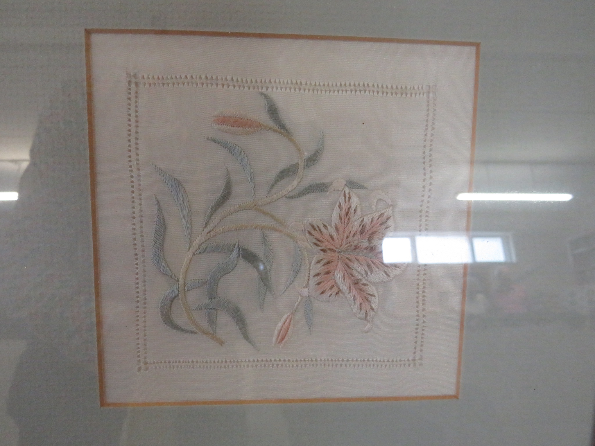 TWO ORIENTAL SILKS, AND FOUR OTHER SILK WORK PICTURES, EACH FRAMED AND GLAZED - Image 4 of 8