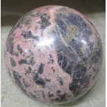 POLISHED GRANITE BALL (DIAMETER APPROX 19CM)