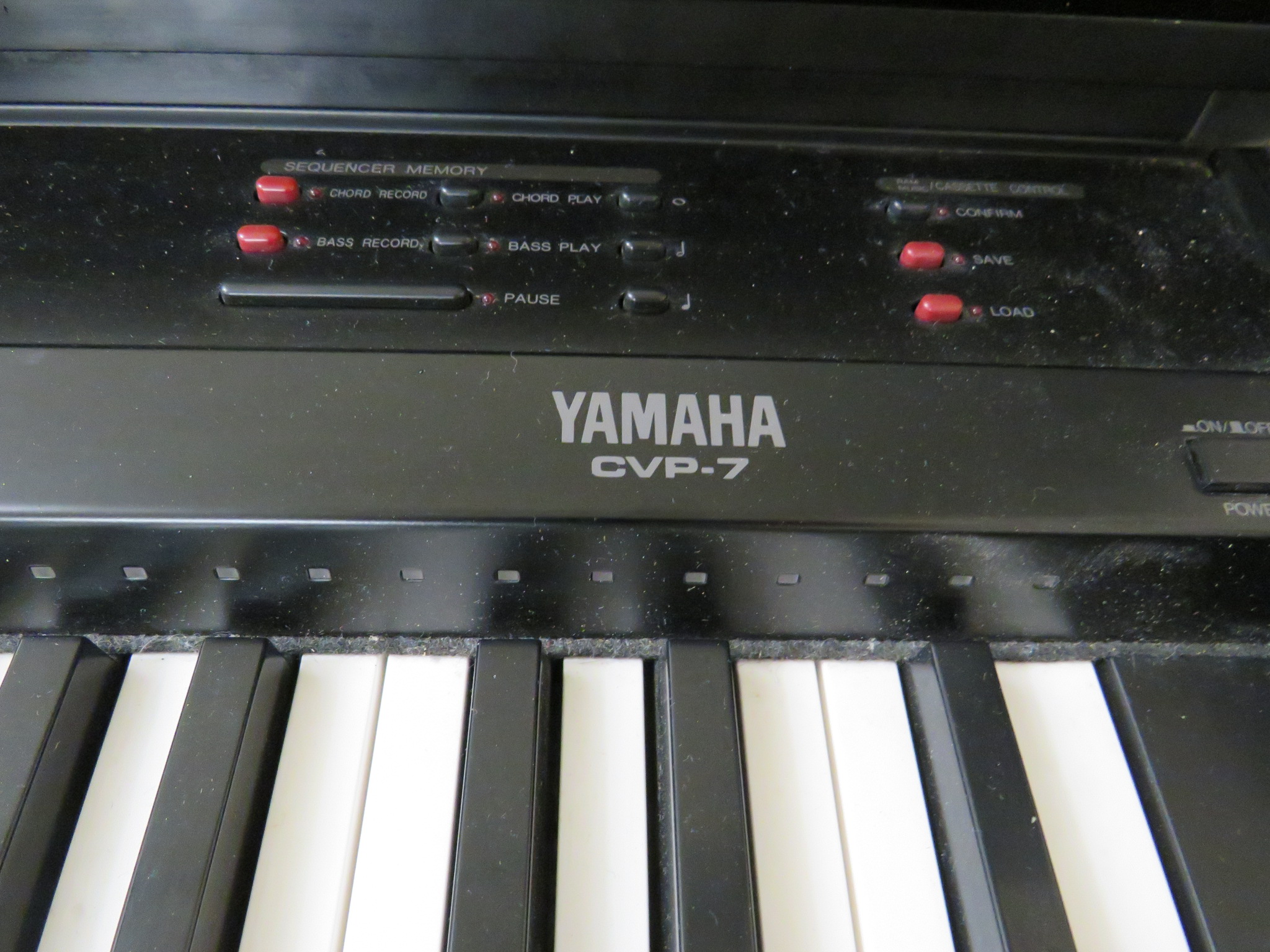 YAMAHA CLAVINOVA MODEL CVP-7 ELECTRIC PIANO WITH STOOL AND INSTRUCTIONAL MANUALS - Bild 2 aus 3