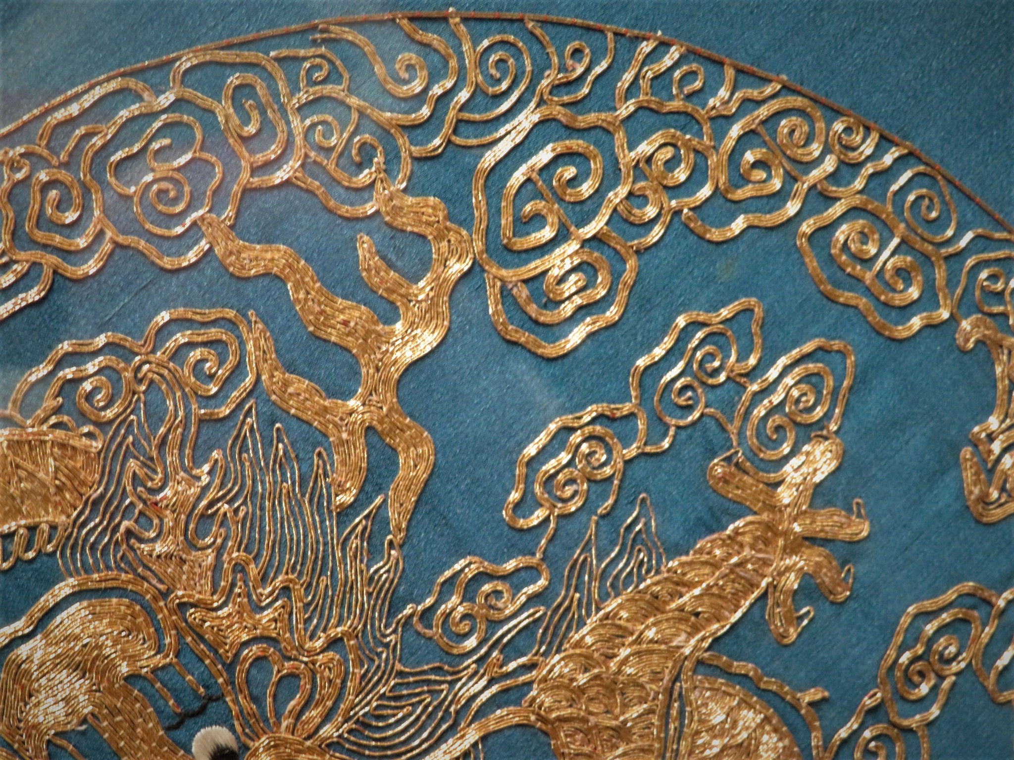 FRAMED AND GLAZED EMBROIDERY IN GOLD COLOURED THREAD DEPICTING CHINESE DRAGON WITH STYLIZED CLOUDS - Image 6 of 8