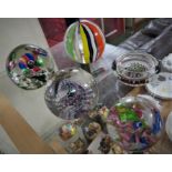 PERTHSHIRE PAPERWEIGHT AND FOUR OTHER GLASS PAPERWEIGHTS