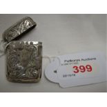 SMALL SILVER VESTA ENGRAVED WITH FOLIAGE AND VACANT ESCUTCHEON, BIRMINGHAM ASSAY, 0.35 OZT