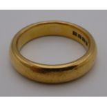 Gentleman's 22 carat gold wedding ring, British hallmarks, 11.1g. Size Q/R for guidance only, with a