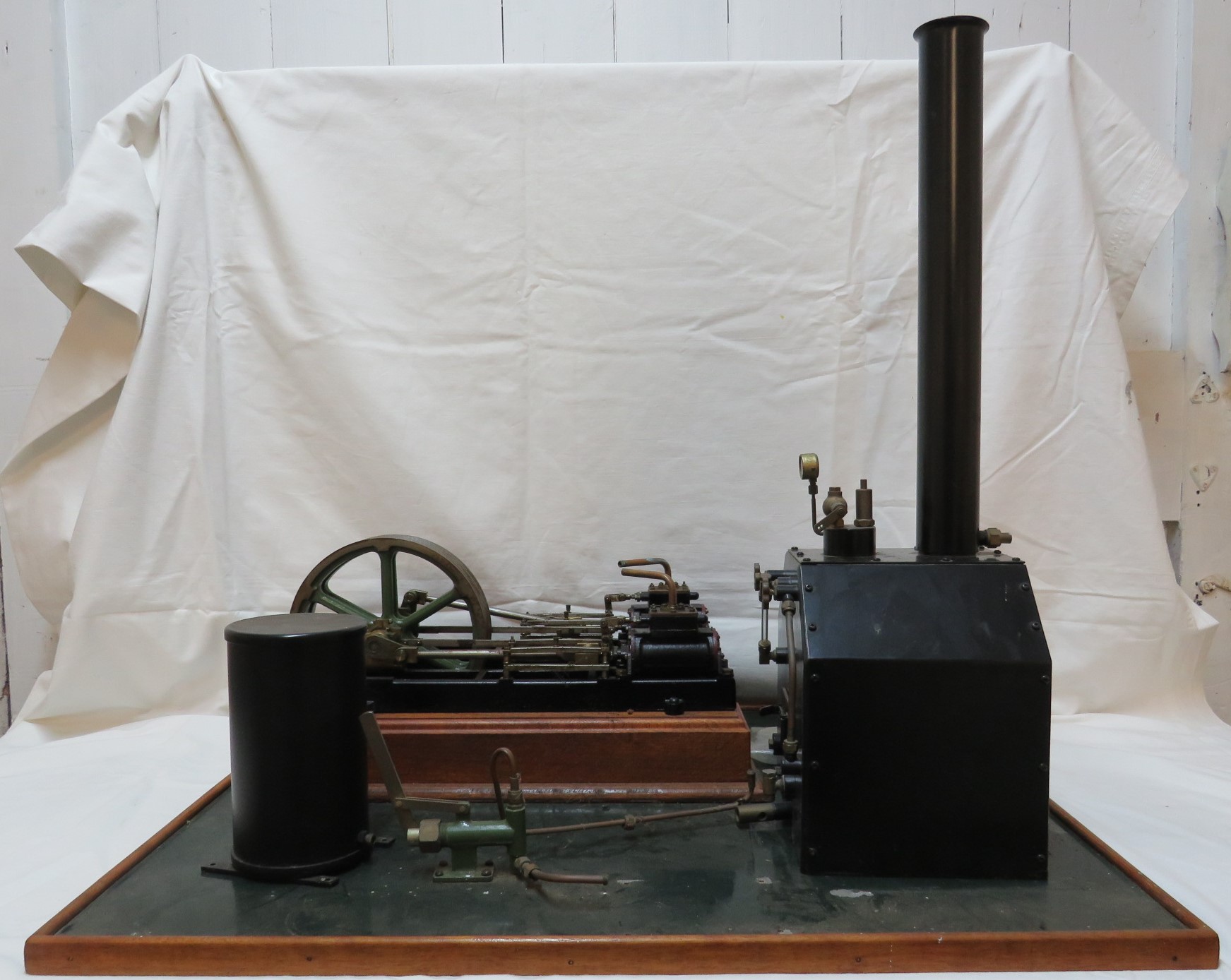 A model of a 'Victoria' double cylinder steam engine, diameter of flywheel about 18cm, mounted on - Image 2 of 12