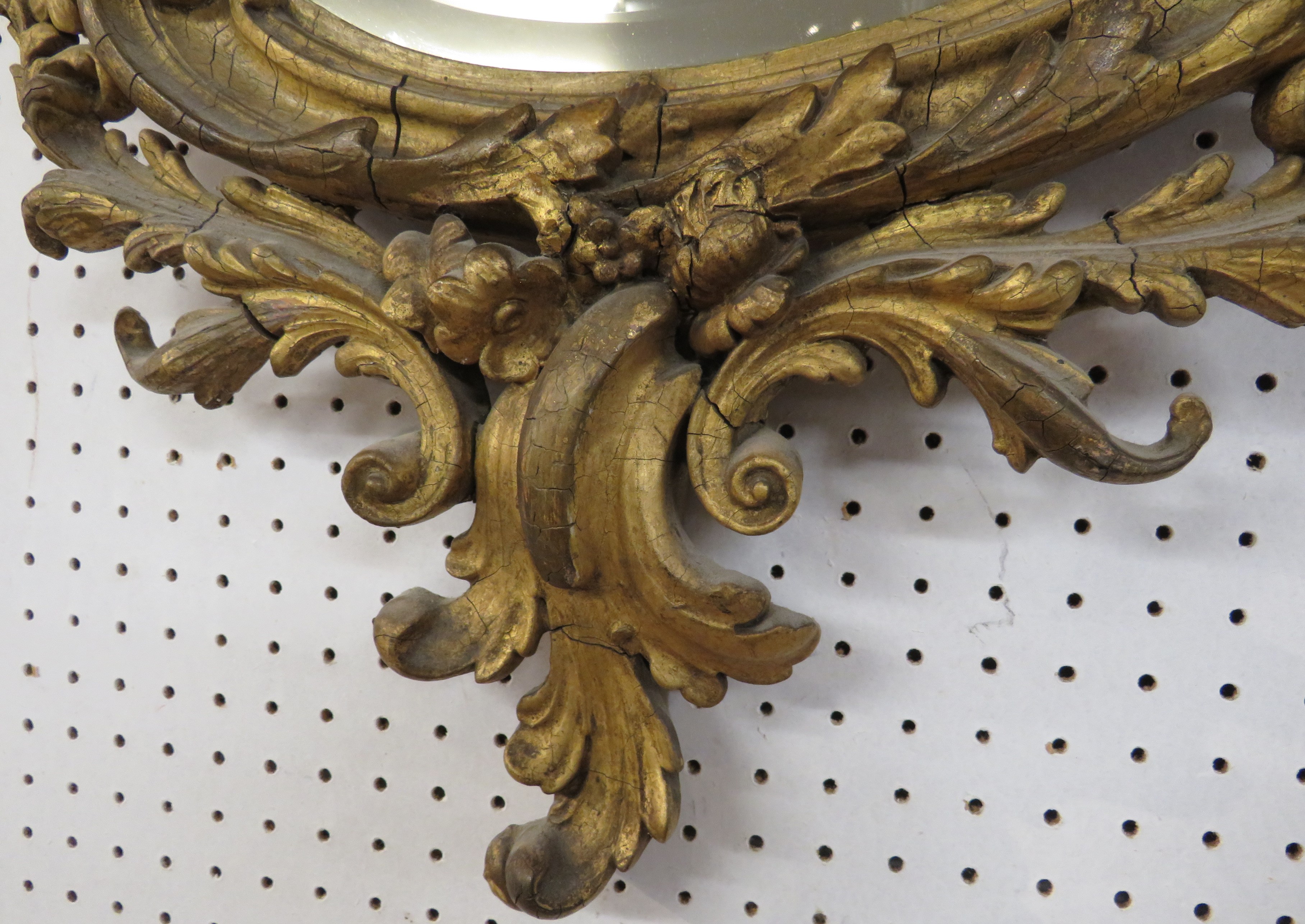 Gilt gesso cartouche mirror with bevelled glass, foliage and scrollwork to the frame and moulded - Image 4 of 4