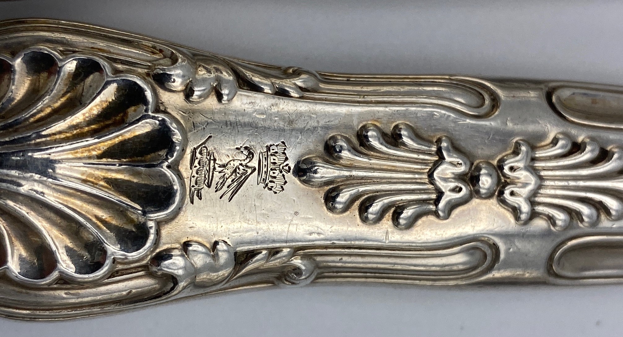 Six Victorian steel dinner knives with silver clad Kings pattern handles engraved with arms of crown - Image 4 of 4