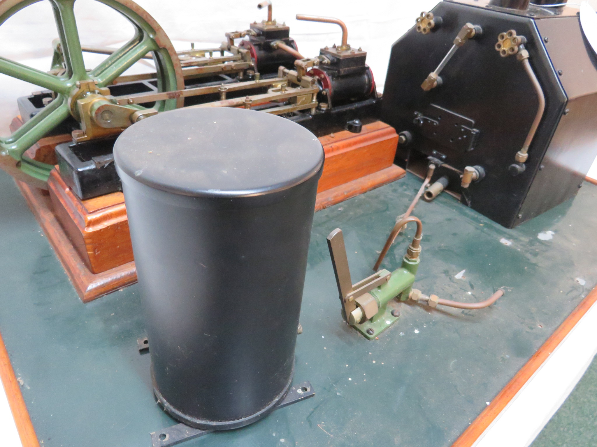 A model of a 'Victoria' double cylinder steam engine, diameter of flywheel about 18cm, mounted on - Image 4 of 12