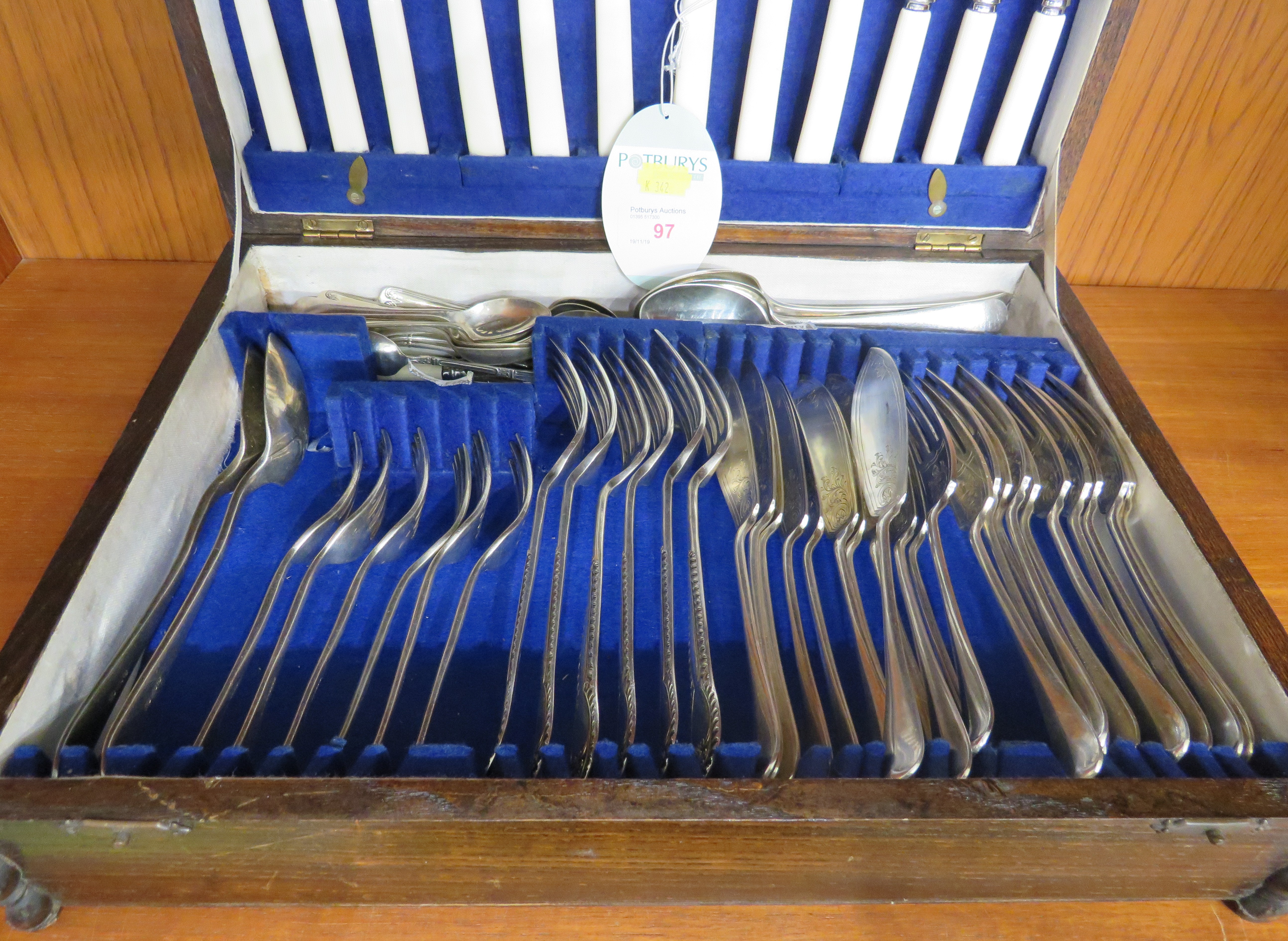 Oak canteen of assorted silver-plated and bone handled cutlery, the canteen with hinged lid and - Image 4 of 8