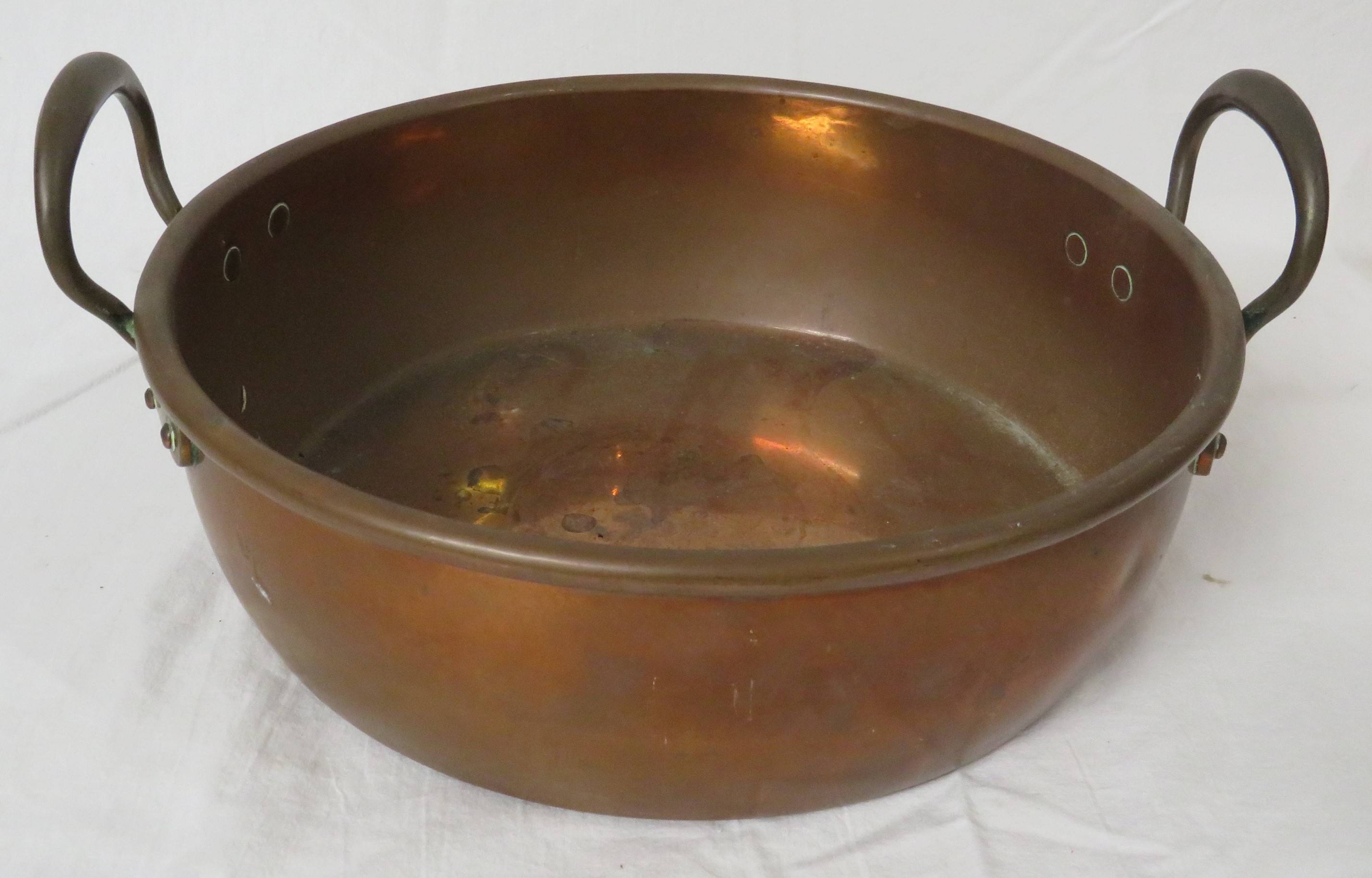 Large Victorian copper coal bucket on oval foot, with hinged handle and a handle to the back (height - Image 3 of 4