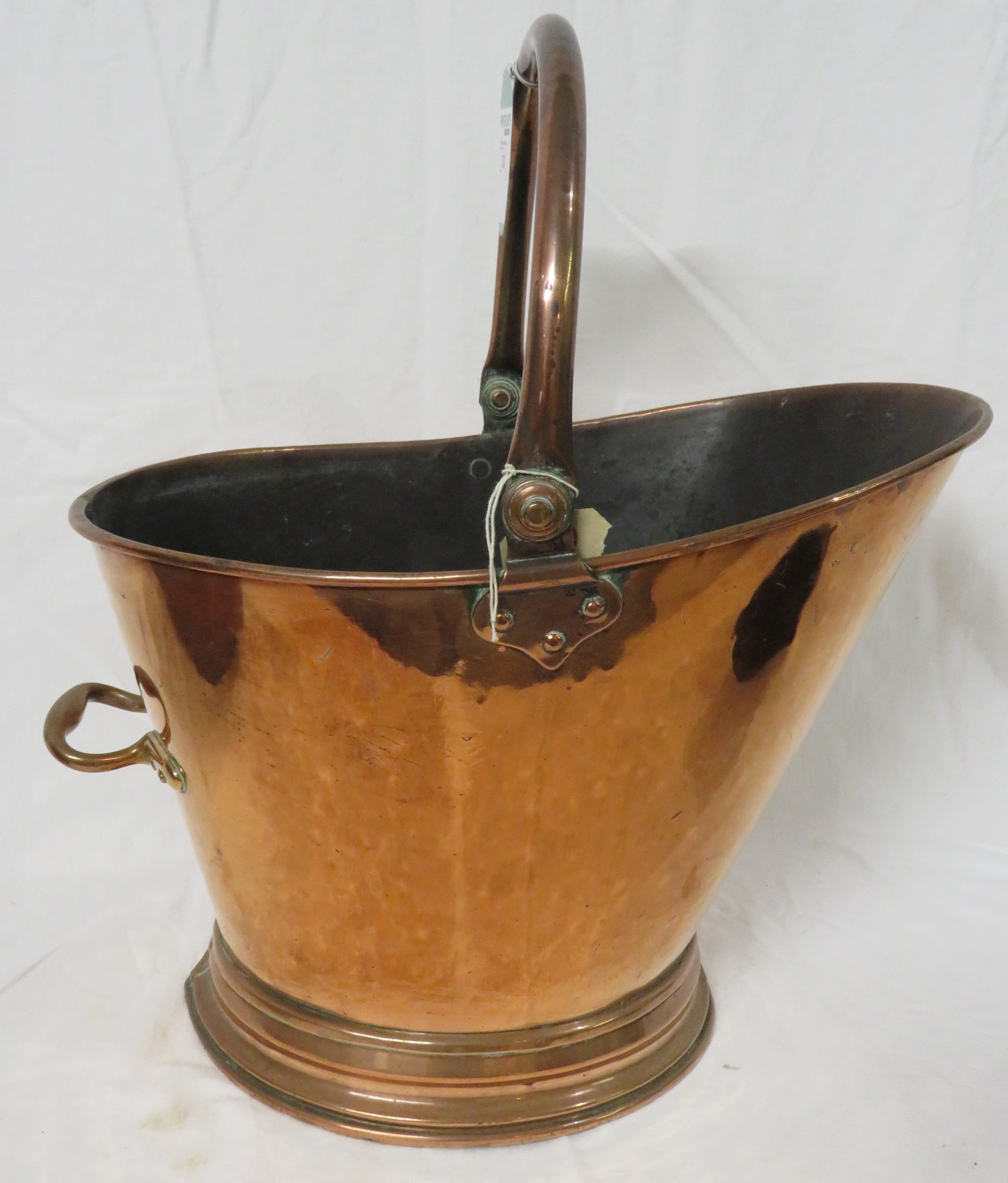 Large Victorian copper coal bucket on oval foot, with hinged handle and a handle to the back (height - Image 2 of 4