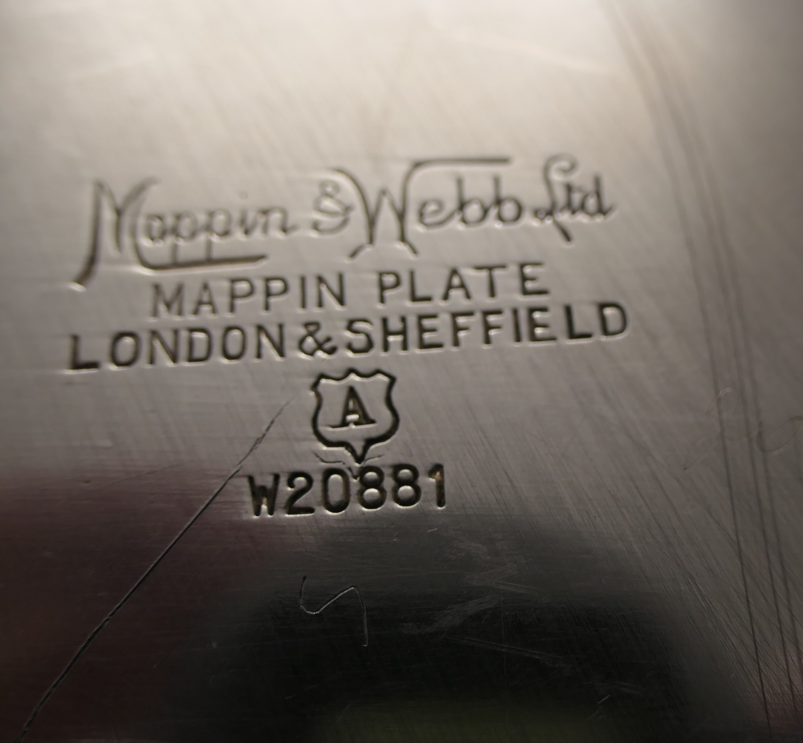 Mappin and Webb Ltd Mappin Plate oblong serving tray, dimensions including handles 59cm x 37cm - Image 3 of 3