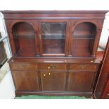 STRONGBOW FURNITURE MAHOGANY VENEERED ILLUMINATED LOUNGE UNIT, UPPER SECTION WITH GLASS SHELVES