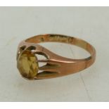9ct gold and topaz (or similar stone) ring, size T1.2. Weight 4.7g.