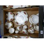 Royal Albert Old Country Roses tea set including covered sugar pot (21)