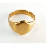 18ct gold gents signet ring with initials, size S, 6.