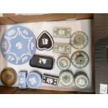 A mixed collection of i multi coloured Wedgwood items ti include trinklet boxes, pin tray,